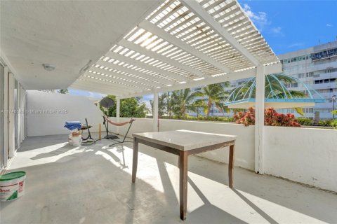 Copropriété à vendre à North Bay Village, Floride: 2 chambres, 95.69 m2 № 1859841 - photo 1