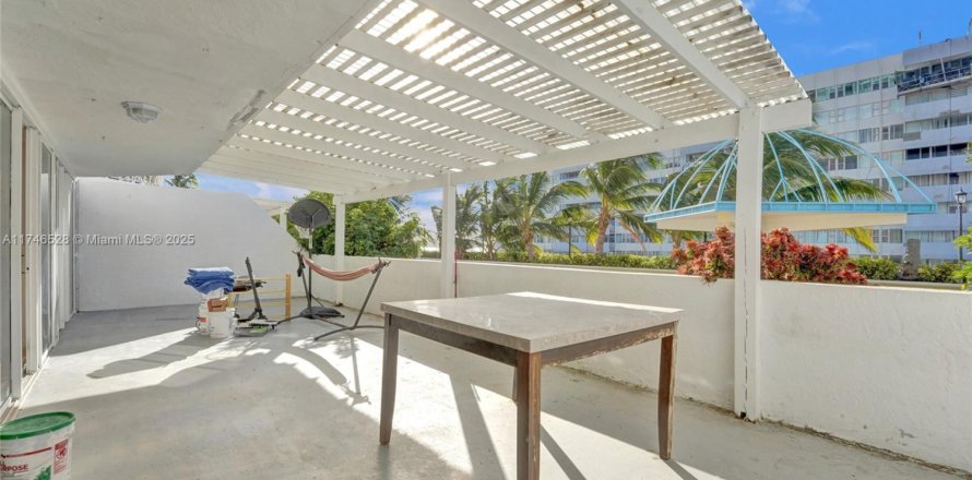 Condo à North Bay Village, Floride, 2 chambres  № 1859841