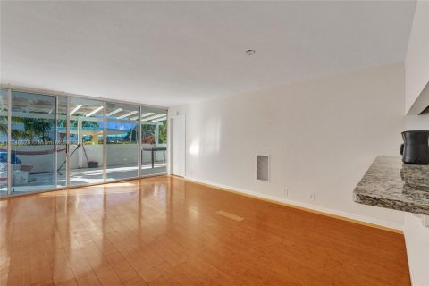 Copropriété à vendre à North Bay Village, Floride: 2 chambres, 95.69 m2 № 1859841 - photo 21