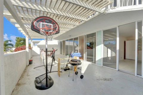 Copropriété à vendre à North Bay Village, Floride: 2 chambres, 95.69 m2 № 1859841 - photo 3