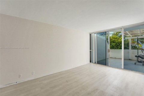 Copropriété à vendre à North Bay Village, Floride: 2 chambres, 95.69 m2 № 1859841 - photo 19