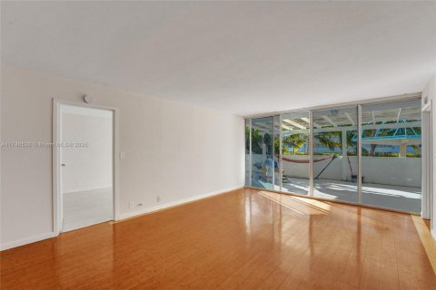 Copropriété à vendre à North Bay Village, Floride: 2 chambres, 95.69 m2 № 1859841 - photo 22