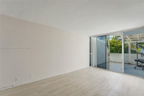 Copropriété à vendre à North Bay Village, Floride: 2 chambres, 95.69 m2 № 1859841 - photo 18