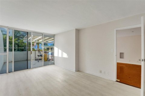 Copropriété à vendre à North Bay Village, Floride: 2 chambres, 95.69 m2 № 1859841 - photo 17