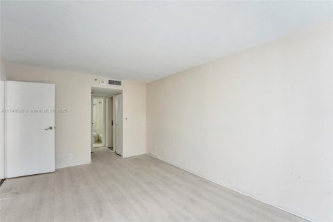 Copropriété à vendre à North Bay Village, Floride: 2 chambres, 95.69 m2 № 1859841 - photo 20