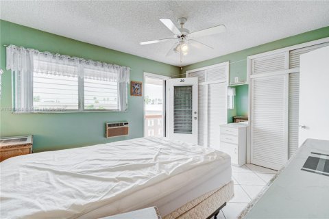 Condo in Hallandale Beach, Florida, 1 bedroom  № 1852095 - photo 20