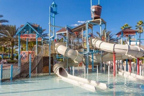 Снять в аренду кондоминиум в Фор-Корнерс, Флорида 2 комнаты, 162.95м2, № 1193016 - фото 13