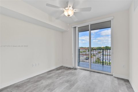 Condominio en alquiler en Sweetwater, Florida, 2 dormitorios, 88.44 m2 № 1979543 - foto 20