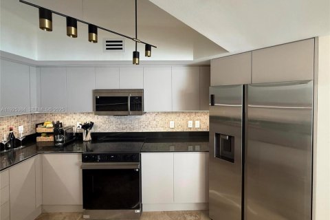 Condominio en venta en Sunny Isles Beach, Florida, 2 dormitorios, 150.78 m2 № 1983793 - foto 3