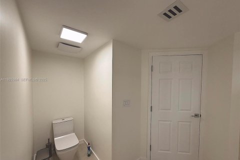 Condominio en venta en Sunny Isles Beach, Florida, 2 dormitorios, 150.78 m2 № 1983793 - foto 8