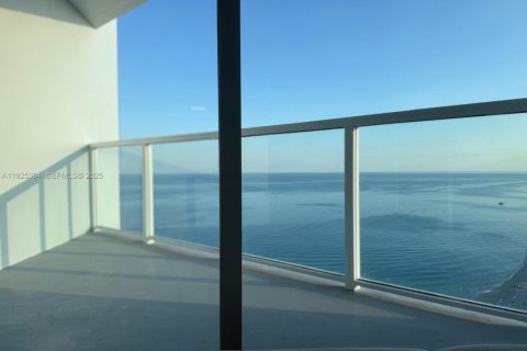 Condominio en venta en Sunny Isles Beach, Florida, 2 dormitorios, 150.78 m2 № 1983793 - foto 5