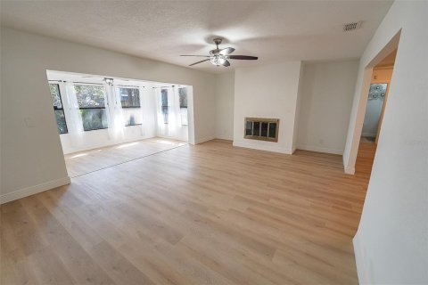 Casa en venta en Tampa, Florida, 3 dormitorios, 163.88 m2 № 1876329 - foto 4