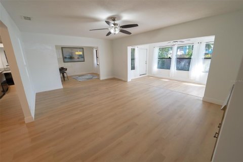 Casa en venta en Tampa, Florida, 3 dormitorios, 163.88 m2 № 1876329 - foto 6