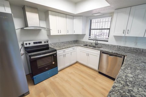 Casa en venta en Tampa, Florida, 3 dormitorios, 163.88 m2 № 1876329 - foto 10