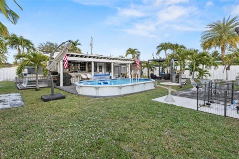 House in Hallandale Beach, Florida 2 bedrooms, 78.41 sq.m. № 2003383 - photo 21