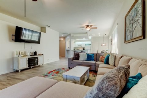 Casa en venta en Spring Hill, Florida, 3 dormitorios, 160.81 m2 № 1755156 - foto 21
