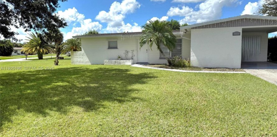 Casa en Lehigh Acres, Florida 3 dormitorios, 138.33 m2 № 1983776