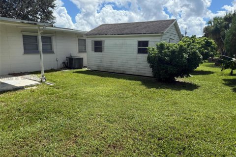 Casa en alquiler en Lehigh Acres, Florida, 3 dormitorios, 138.33 m2 № 1983776 - foto 8