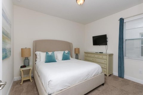 Casa en venta en Kissimmee, Florida, 8 dormitorios, 316.98 m2 № 2383886 - foto 24