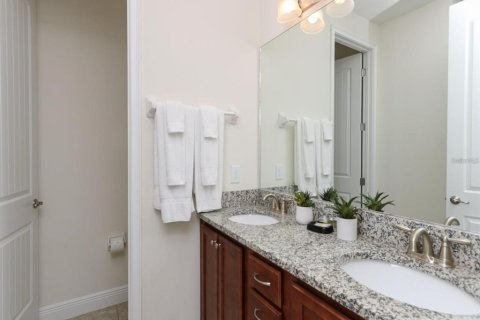 Casa en venta en Kissimmee, Florida, 8 dormitorios, 316.98 m2 № 2383886 - foto 26
