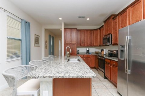 Casa en venta en Kissimmee, Florida, 8 dormitorios, 316.98 m2 № 2383886 - foto 4