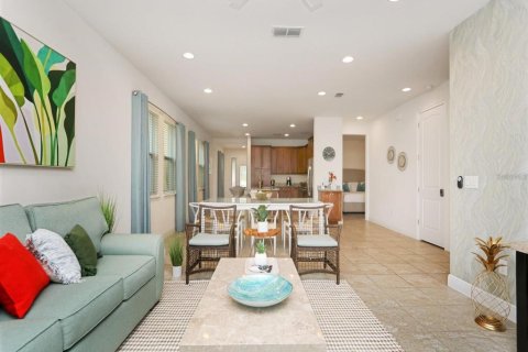 Casa en venta en Kissimmee, Florida, 8 dormitorios, 316.98 m2 № 2383886 - foto 9