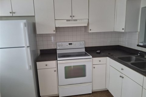 Apartment in New Port Richey, Florida 2 bedrooms, 55.74 sq.m. № 2238896 - photo 6