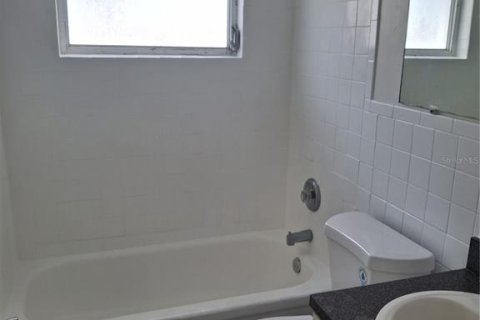Apartment in New Port Richey, Florida 2 bedrooms, 55.74 sq.m. № 2238896 - photo 4