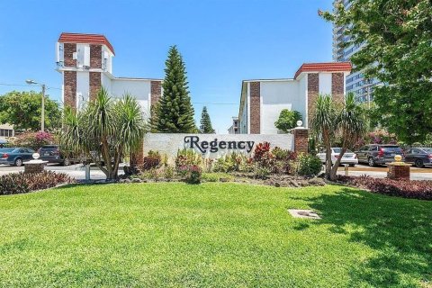 Condo in West Palm Beach, Florida, 1 bedroom № 2177004 - photo 6