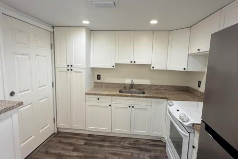 Condo in West Palm Beach, Florida, 1 bedroom № 2177004 - photo 10