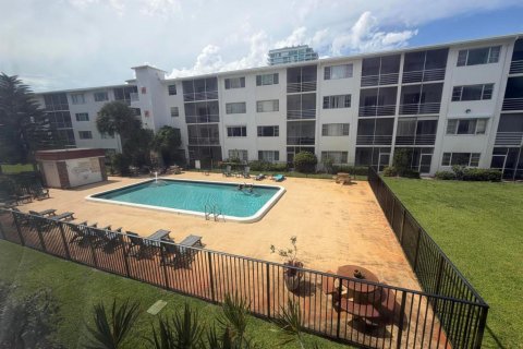 Condo in West Palm Beach, Florida, 1 bedroom № 2177004 - photo 19