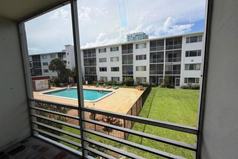 Condo in West Palm Beach, Florida, 1 bedroom № 2177004 - photo 16