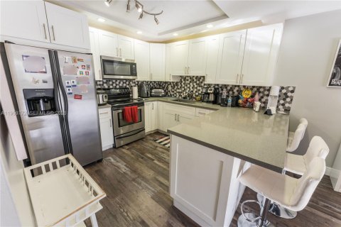 Купить кондоминиум в Майами, Флорида 3 спальни, 107.02м2, № 2019989 - фото 4