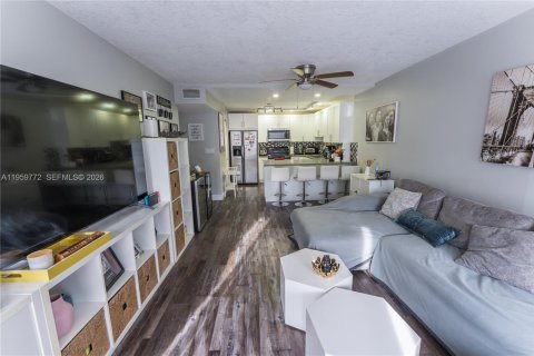 Купить кондоминиум в Майами, Флорида 3 спальни, 107.02м2, № 2019989 - фото 7