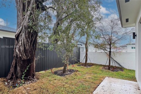 Casa en venta en Miami, Florida, 3 dormitorios № 2003697 - foto 6