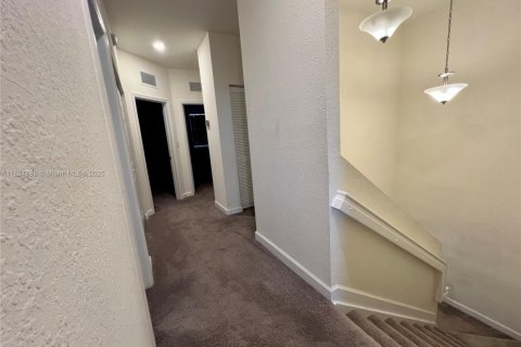 Townhouse in Miami, Florida 3 bedrooms, 169.27 sq.m. № 1942216 - photo 24