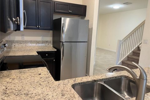 Townhouse in Miami, Florida 3 bedrooms, 169.27 sq.m. № 1942216 - photo 8