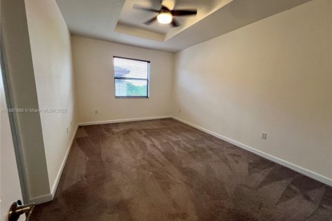 Touwnhouse à louer à Miami, Floride: 3 chambres, 169.27 m2 № 1942216 - photo 18