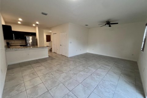 Touwnhouse à louer à Miami, Floride: 3 chambres, 169.27 m2 № 1942216 - photo 13