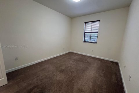 Touwnhouse à louer à Miami, Floride: 3 chambres, 169.27 m2 № 1942216 - photo 25