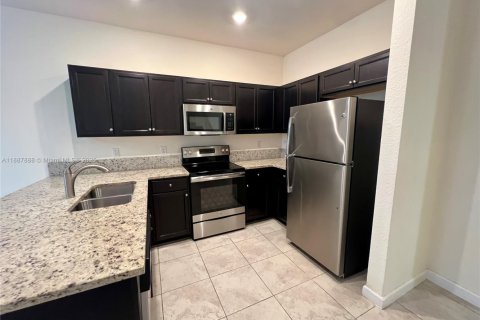 Townhouse in Miami, Florida 3 bedrooms, 169.27 sq.m. № 1942216 - photo 7