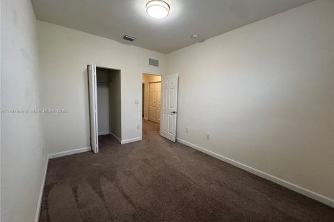 Townhouse in Miami, Florida 3 bedrooms, 169.27 sq.m. № 1942216 - photo 28