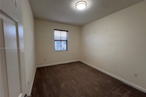 Townhouse in Miami, Florida 3 bedrooms, 169.27 sq.m. № 1942216 - photo 27