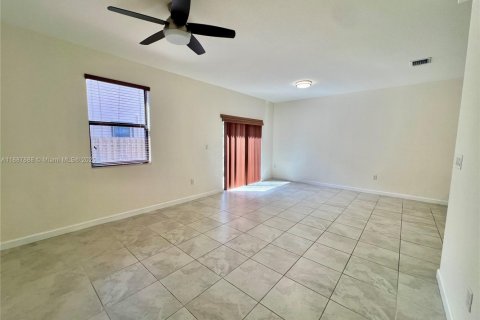 Townhouse in Miami, Florida 3 bedrooms, 169.27 sq.m. № 1942216 - photo 15