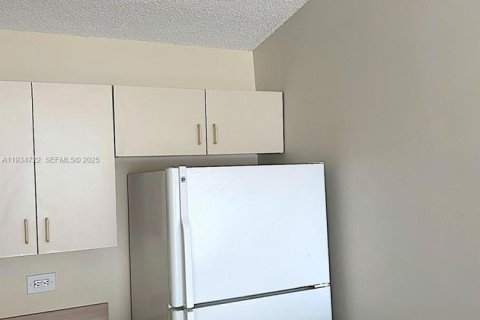 Condominio en alquiler en Hollywood, Florida, 1 dormitorio, 61.22 m2 № 1993009 - foto 15