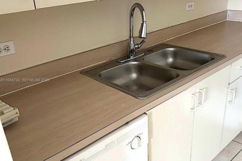 Condominio en alquiler en Hollywood, Florida, 1 dormitorio, 61.22 m2 № 1993009 - foto 17