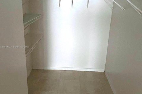 Condominio en alquiler en Hollywood, Florida, 1 dormitorio, 61.22 m2 № 1993009 - foto 25