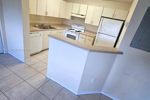 Condominio en alquiler en Hollywood, Florida, 1 dormitorio, 61.22 m2 № 1993009 - foto 9