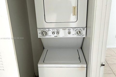 Condominio en alquiler en Hollywood, Florida, 1 dormitorio, 61.22 m2 № 1993009 - foto 23