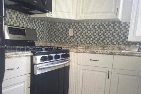 Apartment in Sunrise, Florida 2 bedrooms, 89.74 sq.m. № 2002648 - photo 3